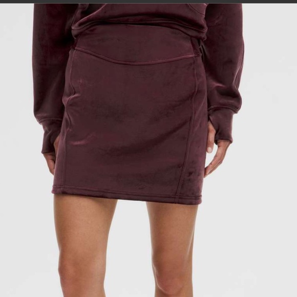 lululemon athletica Dresses & Skirts - Lululemon Scuba High-Rise Mini Skirt *Velvet
Garnet